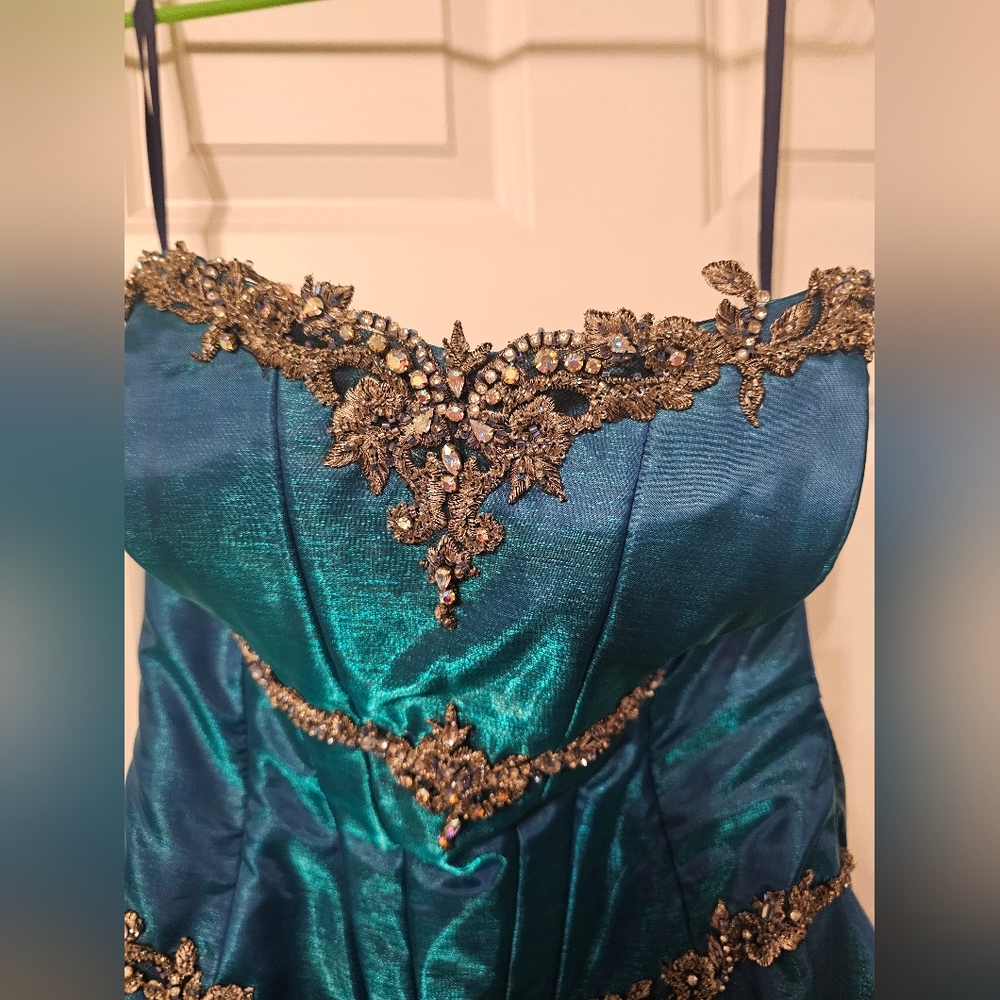 Elegant Blue Strapless Gown - Picture 3 of 4